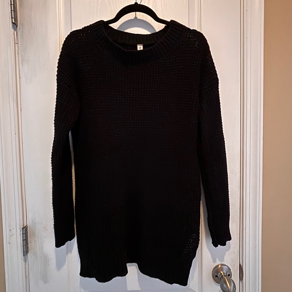 Zenana Premium Black V-Neck Long Sweater, size Medium